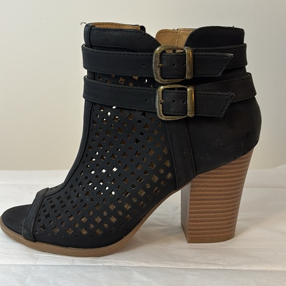 Brash Peep Toe Laser Cut Side Zip Ankle Heeled Boot Bootie Women Size 8.5 Black - Picture 1 of 11